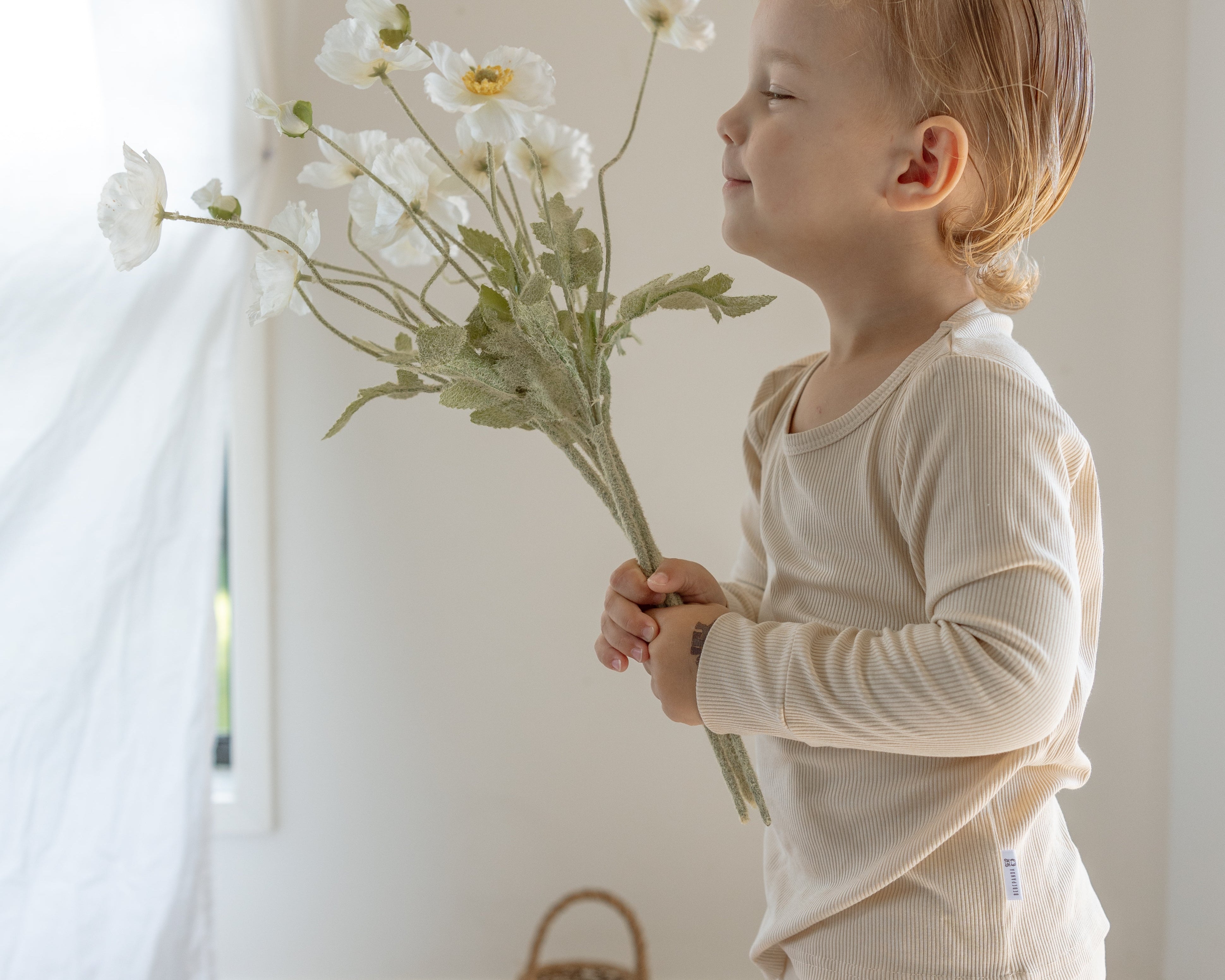 Bamboo Fabric vs. Cotton: The Science Behind Hypoallergenic Sleepwear